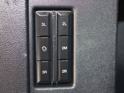 Used 2023 Ford Expedition Max XLT image 39