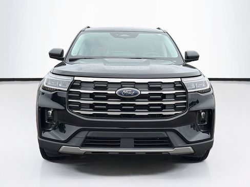Used 2026 Ford Explorer Active w/ Active Comfort Package AWD/4WD image 2