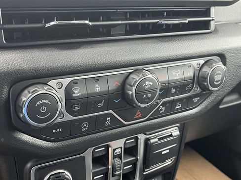 New 2026 Jeep Gladiator Sport AWD/4WD image 21