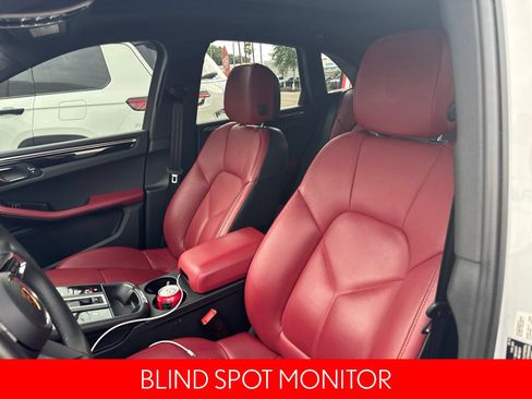 Used 2022 Porsche Macan AWD/4WD image 10