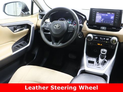 Used 2021 Toyota RAV4 XLE image 31