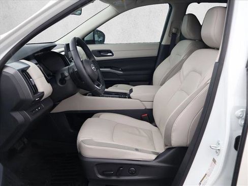 Used 2024 Nissan Pathfinder SL AWD/4WD image 22