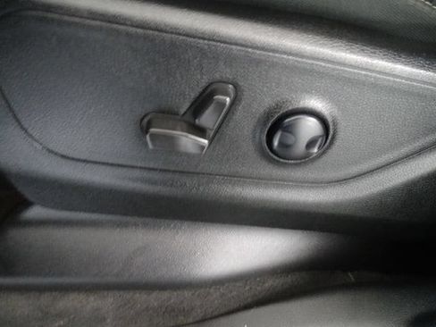 Used 2022 RAM 1500 Big Horn w/ Night Edition AWD/4WD image 3