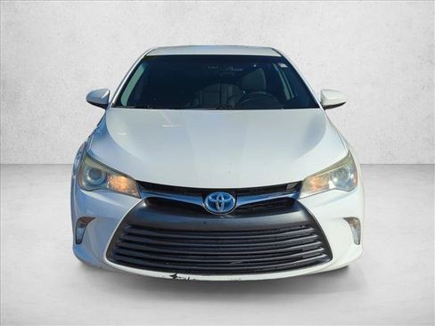 Used 2015 Toyota Camry LE FWD image 2