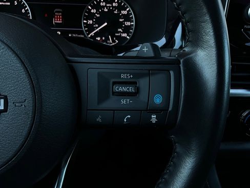 Used 2024 Nissan Pathfinder SV image 35