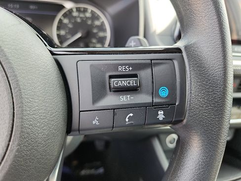 Used 2023 Nissan Rogue SV image 19