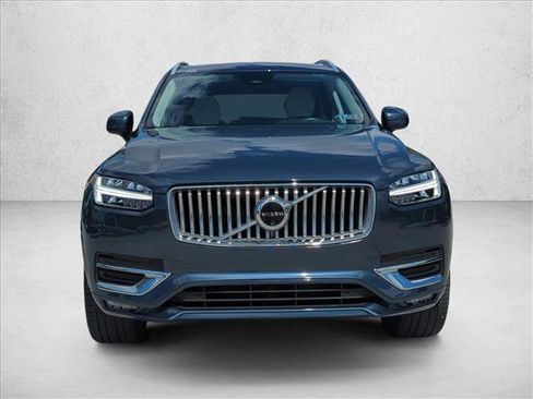 Used 2024 Volvo XC90 B5 Plus AWD/4WD image 2