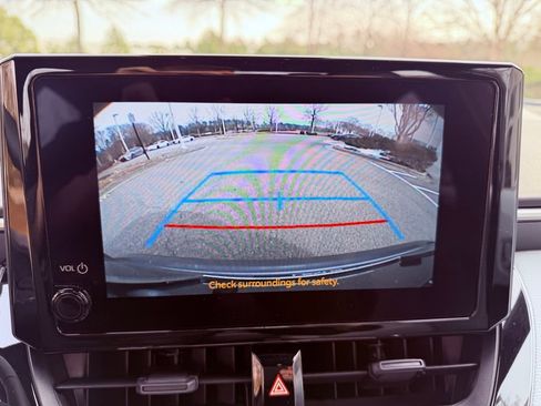 Used 2025 Toyota Corolla SE image 20