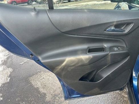 Used 2022 Chevrolet Equinox LT image 32