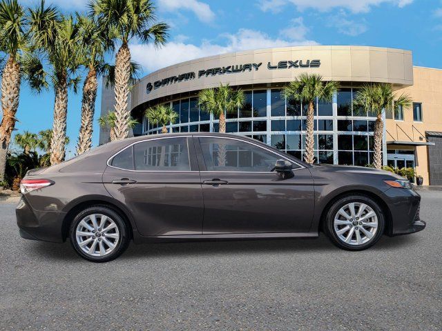 Used 2019 Toyota Camry LE FWD image 4
