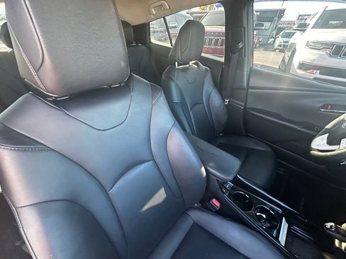 Used 2017 Toyota Prius Prime Advanced image 17