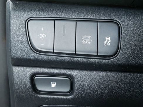 Certified 2019 Kia Niro LX image 24