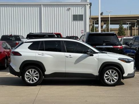 Used 2026 Toyota Corolla Cross LE w/ Moonroof Package FWD image 3