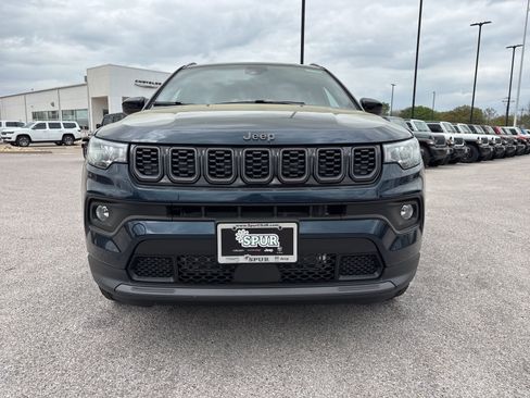 New 2026 Jeep Compass Latitude image 9