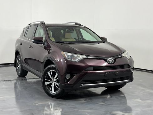 Used 2018 Toyota RAV4 XLE w/ Plus Extra Value Package AWD/4WD image 2