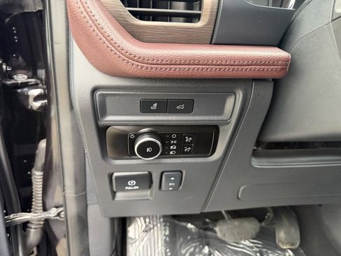 Used 2024 Ford Expedition Max Limited image 17