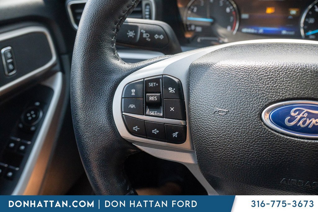 Used 2023 Ford Explorer XLT w/ Equipment Group 202A AWD/4WD image 12