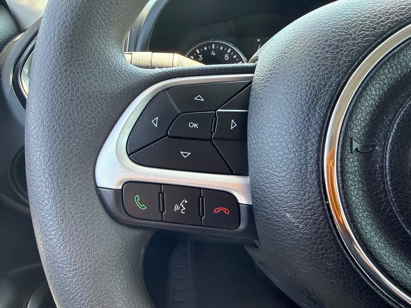 Used 2023 Jeep Renegade Latitude AWD/4WD image 15