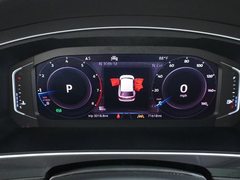 Used 2020 Volkswagen Tiguan SEL FWD image 26