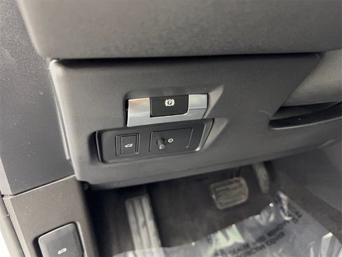 Used 2023 Land Rover Range Rover Evoque SE image 55