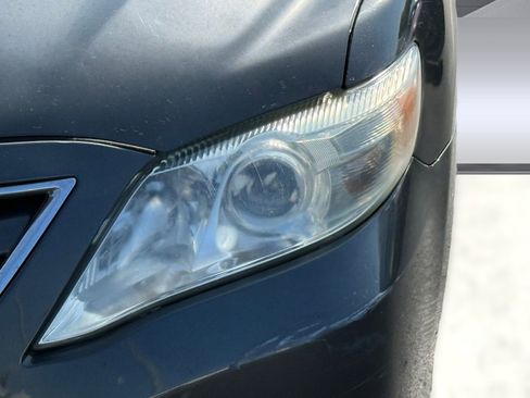 Used 2011 Toyota Camry LE w/ LE Extra-Value Pkg image 10