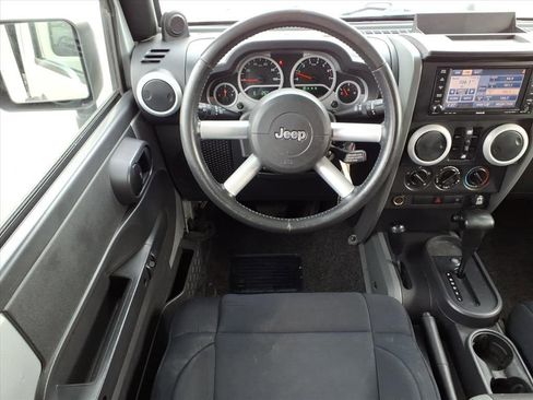 Used 2008 Jeep Wrangler Unlimited Sahara image 13