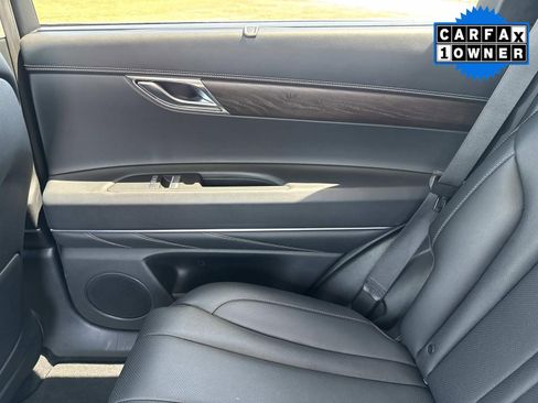 Used 2024 Genesis GV80 2.5T image 16