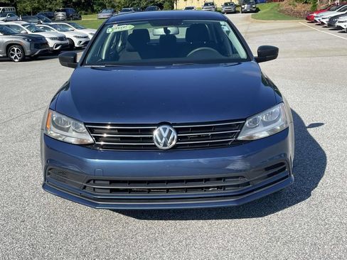 Used 2016 Volkswagen Jetta SE FWD image 2