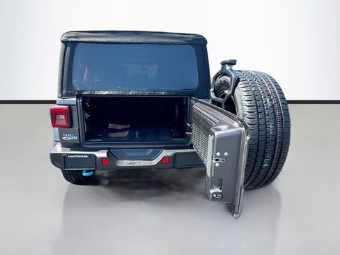 Used 2023 Jeep Wrangler Unlimited Sahara w/ Cold Weather Group AWD/4WD image 29