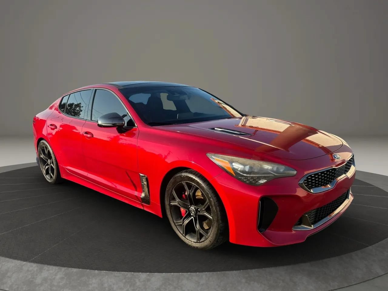 Used 2018 Kia Stinger GT2 AWD/4WD image 4