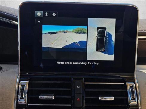 Used 2021 Lincoln Navigator Reserve w/ Luxury Package image 16