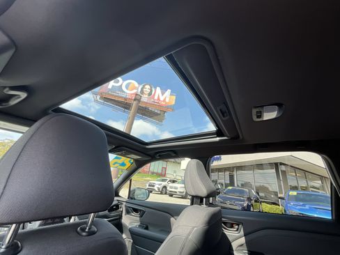 Used 2025 Subaru Forester Premium AWD/4WD image 25