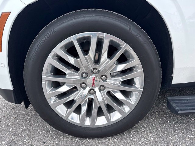 Used 2025 GMC Yukon XL Denali w/ Sun & Power Step Package AWD/4WD image 13
