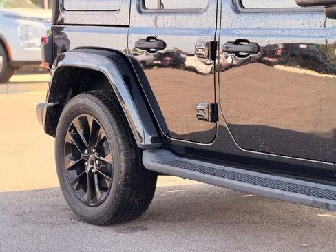 Used 2023 Jeep Wrangler Unlimited Sahara w/ Cold Weather Group AWD/4WD image 5