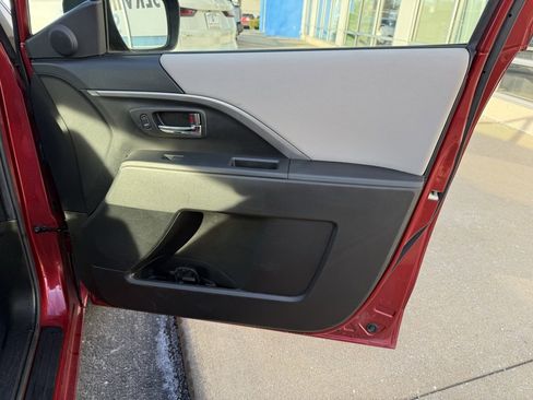 Used 2013 MAZDA MAZDA5 Sport image 39