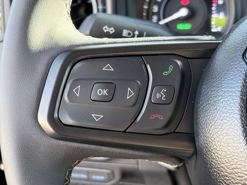 Used 2025 Jeep Wrangler Unlimited Rubicon 4xe w/ Convenience Group AWD/4WD image 14