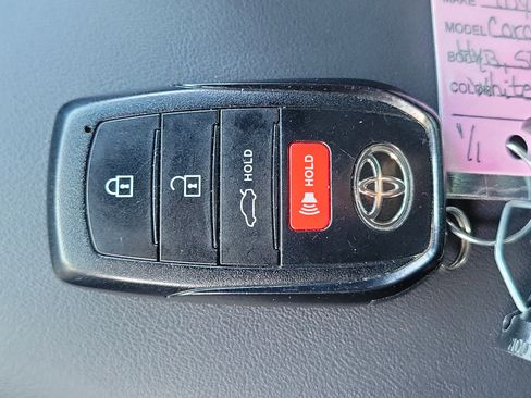 Used 2024 Toyota Corolla SE image 32