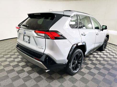 Used 2023 Toyota RAV4 SE AWD/4WD image 3