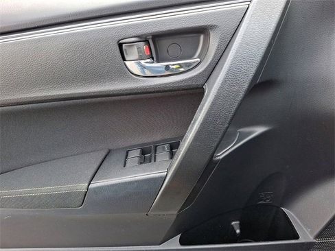 Used 2019 Toyota Corolla LE image 13