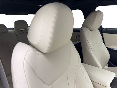 Used 2021 BMW 330i Sedan w/ Convenience Package image 45