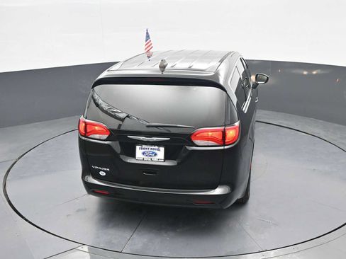 Used 2024 Chrysler Voyager LX FWD image 32