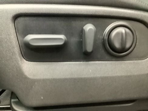 Used 2022 GMC Sierra 1500 SLT w/ SLT Premium Package image 17