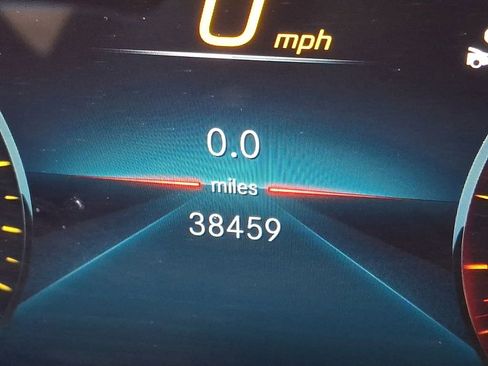 Used 2023 Mercedes-Benz GLB 250 4MATIC image 15