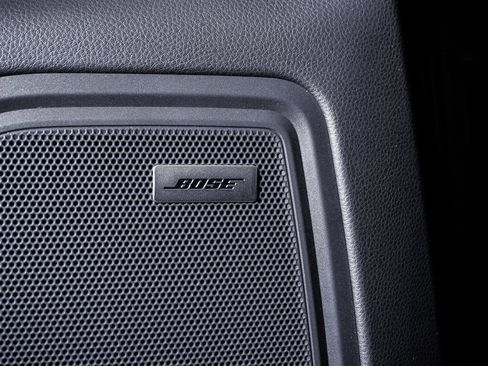 Certified 2025 Porsche Macan image 27