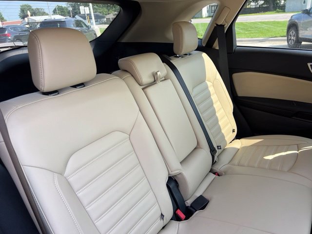 Used 2024 Ford Edge SEL w/ Cargo Accessory Package AWD/4WD image 9