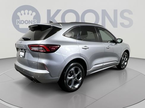 Used 2023 Ford Escape ST-Line w/ Tech Pack #1 AWD/4WD image 11