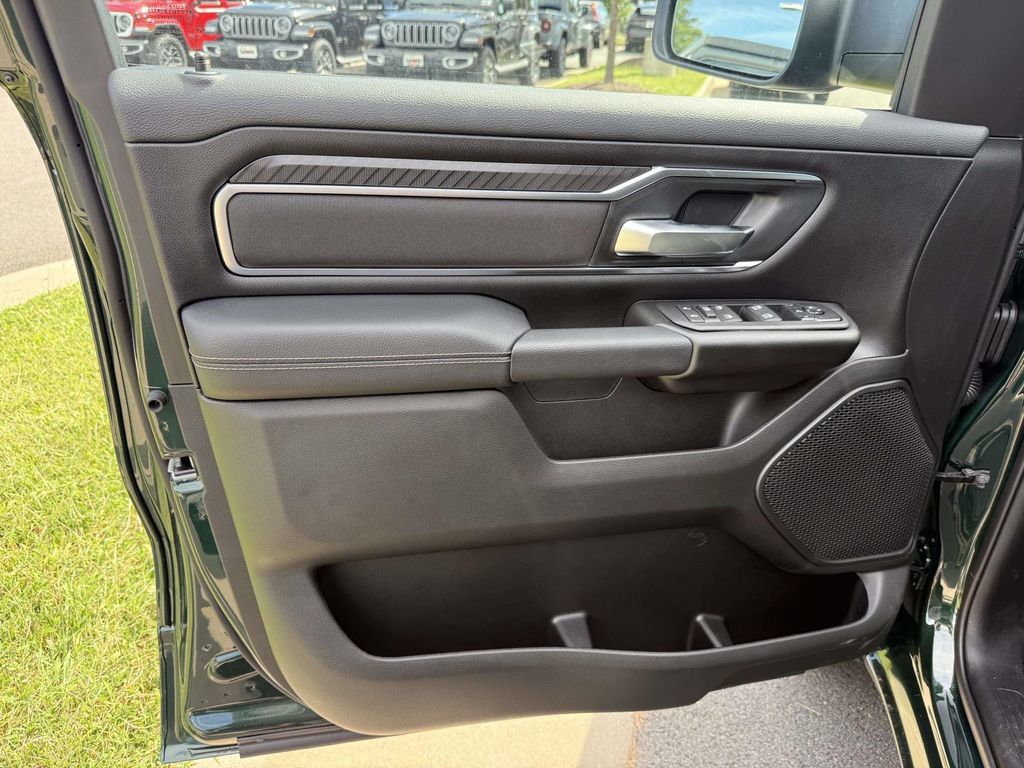 New 2027 RAM 1500 4x4 Crew Cab image 31