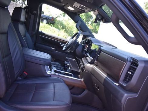 Certified 2023 Chevrolet Silverado 1500 High Country AWD/4WD image 17