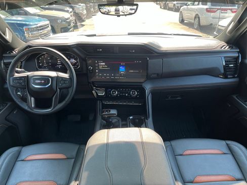 Certified 2026 GMC Sierra 1500 AT4 w/ AT4 Premium Package AWD/4WD image 9