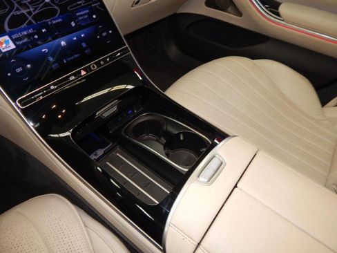 Used 2023 Mercedes-Benz S 500 4MATIC w/ Warmth & Comfort Package image 34